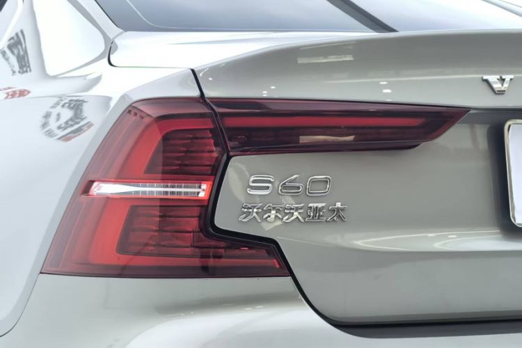 Used Volvo S60 2022 B4 Zhiyuan Luxury Edition
