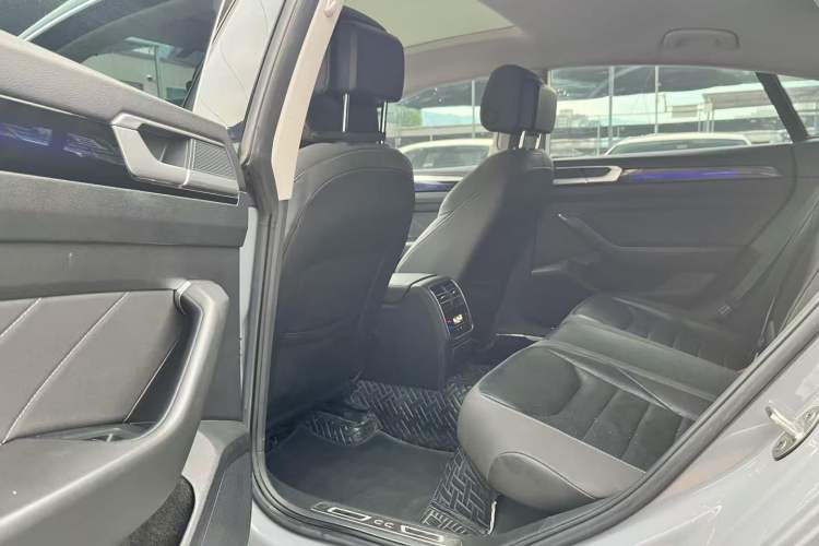 Used Volkswagen FAW-Volkswagen CC 2023 380TSI Striking Edition
