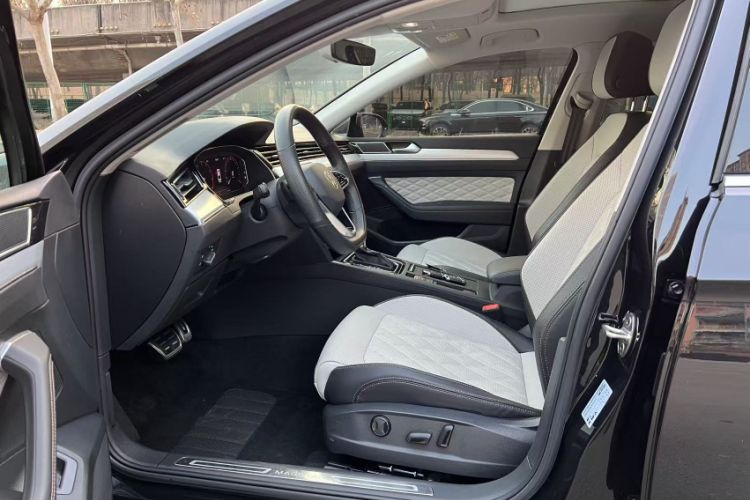 Used Volkswagen Magotan 2023 2 Million Units Commemorative Edition 330TSI DSG Luxury Version
