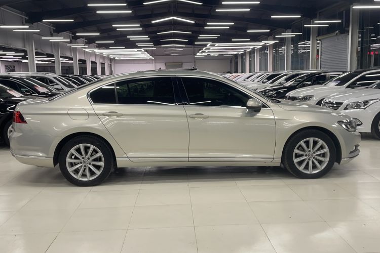 Used Volkswagen Magotan 2019 330TSI DSG Leading Model China VI Standard