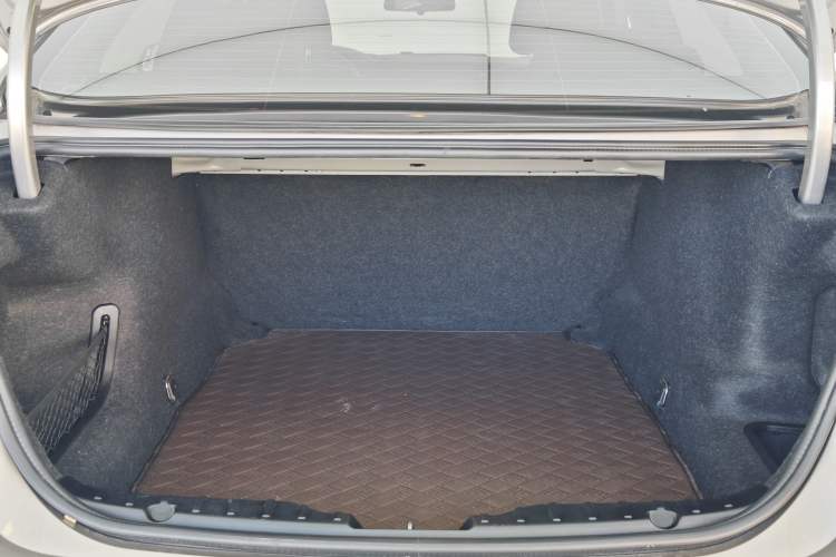 Used BMW 5 Series 2014 525Li Luxury Design Package
