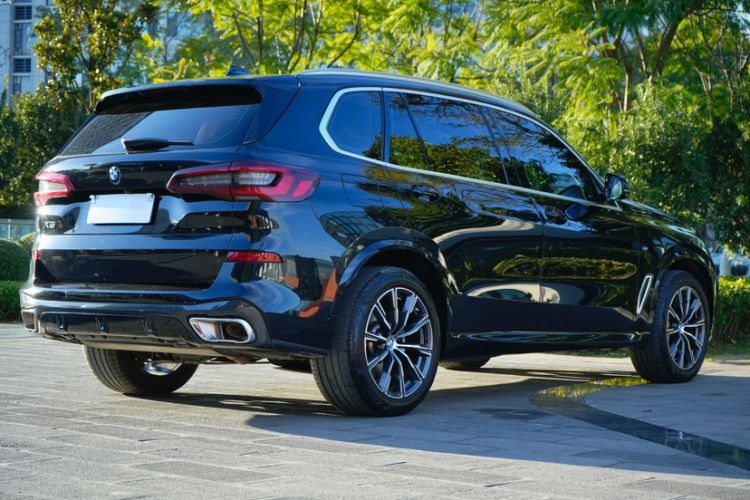 Used BMW X5 2022 Restyled xDrive 30Li Luxury Version M Sport Package
