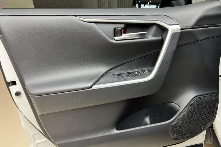 Used Toyota RAV4 2021 2.0L CVT Two-Wheel Drive Fashion PLUS Edition
