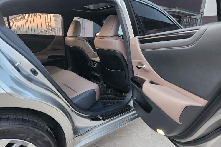 Used Lexus ES 2023 200 Excellence Edition