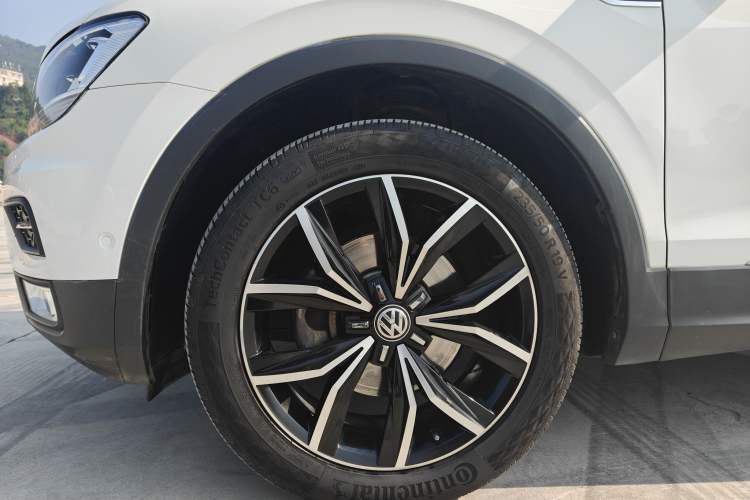 Used Volkswagen Tiguan L 2019 330TSI Automatic Two-Wheel Drive Smart Luxury Version China V Emission Standard