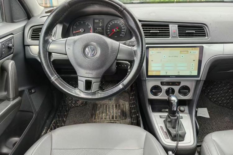 Used Volkswagen Lavida 2013 Revised Classic 1.6L Automatic Fashion Edition
