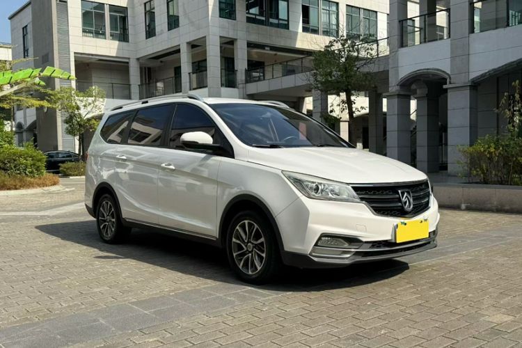 Used Baojun 730 2017 1.5T Manual Fashion Version 7 Seats China V Emission Standard
