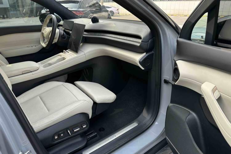 Used Nio ES6 2024 75 kWh
