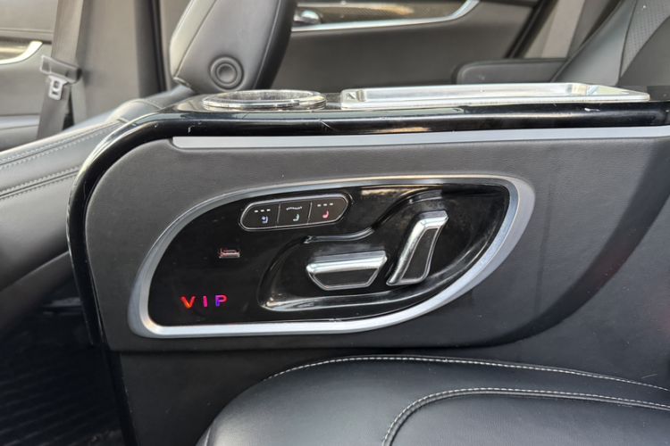 Used Cadillac XT6 2020 28T Six-Seater Luxury Sporty Enjoy-the-Comfort Safety Edition
