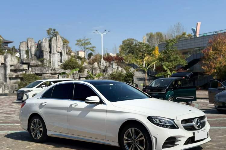 Used Mercedes-Benz A-Class 2021 A 200 L Sport Sedan Fashion Model
