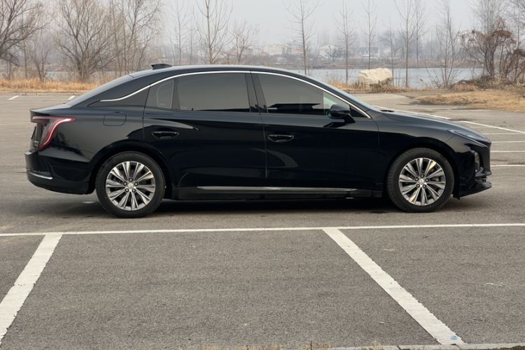 Used Hongqi E-QM5 2024 610 km PLUS
