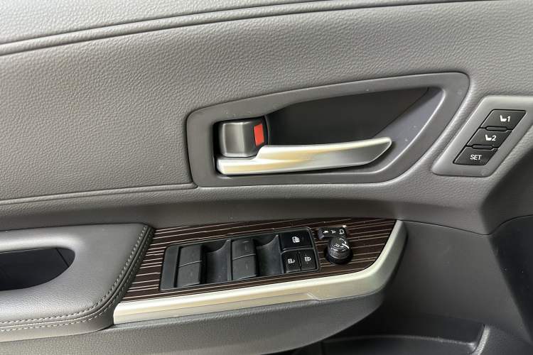 Used Toyota Granvia 2024 2.5L Hybrid Prestige PLUS Edition