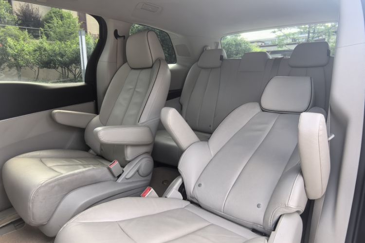 Used Buick GL8 2021 Land Cruiser Executive Class 652T Luxury Model
