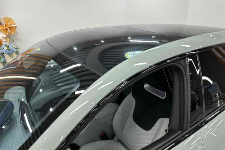 Used  11 2022 Long-Range Dual-Motor Luxury Edition 5 Seats
