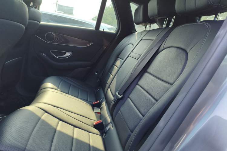 Used Mercedes-Benz GLC 2017 GLC 260 4MATIC Luxury Model
