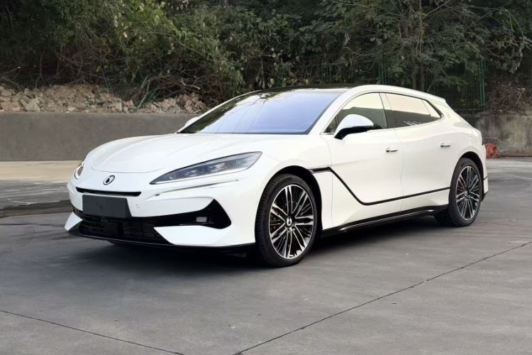 Used Denza Z9GT 2024 1100 Four-Wheel Drive Ultra Version
