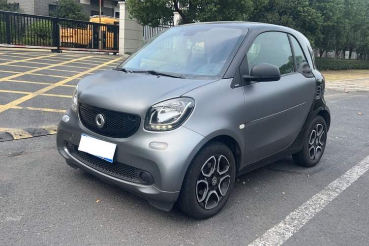 Used  fortwo 2019 0.9T 66kW Hardtop Wind Power Edition China VI
