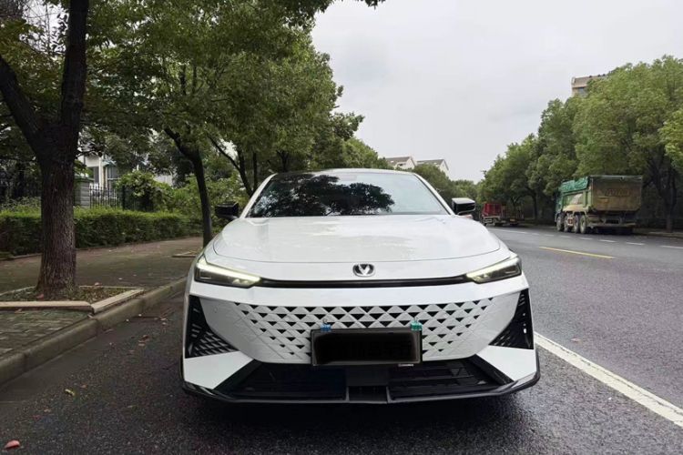 Used Changan UNI-V 2024 1.5T Prestige Sport Edition
