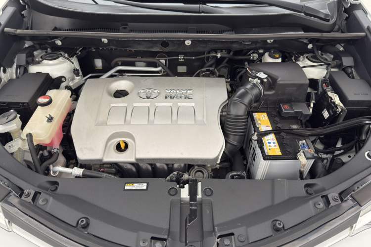 Used Toyota RAV4 2016 2.0L CVT Two-Wheel Drive Fashion Edition China V Standard
