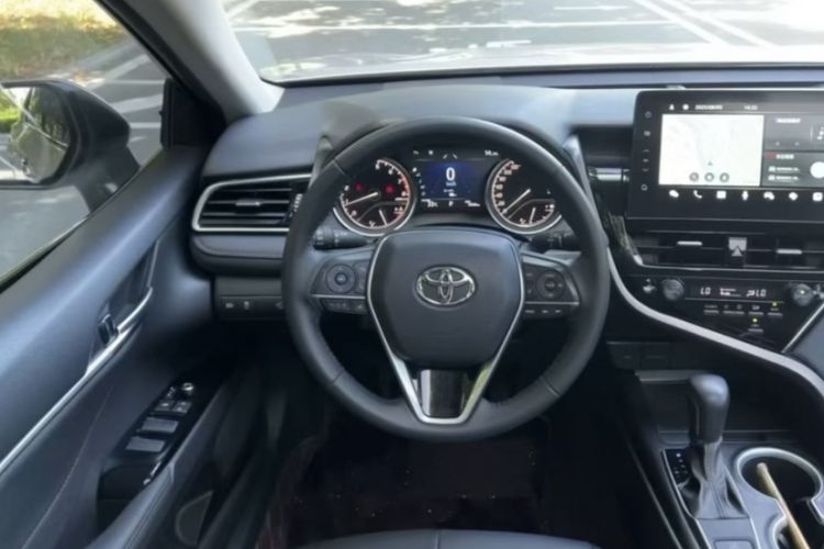 Used Toyota Camry 2021 2.0G Luxury Edition
