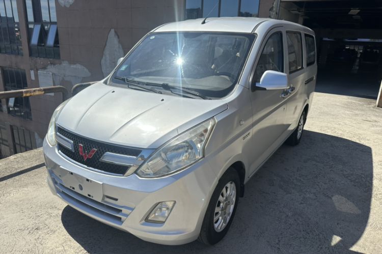 Used Wuling Rongguang V 2016 1.5L Standard Version
