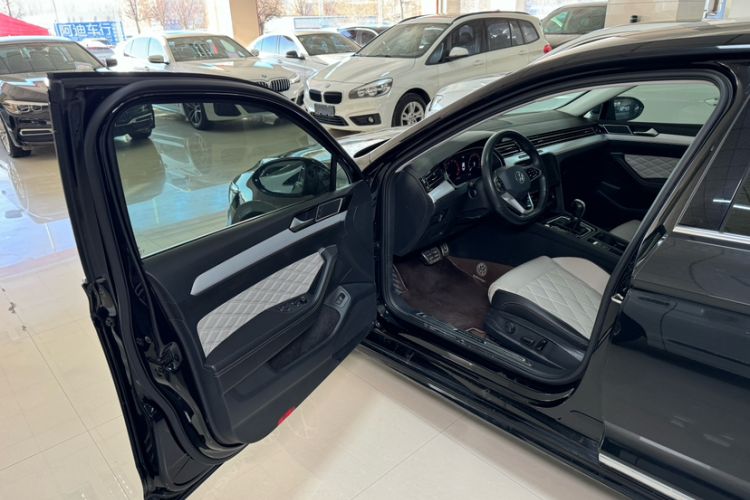 Used Volkswagen Magotan 2023 2 Million Units Limited Edition 330TSI DSG Leading Version