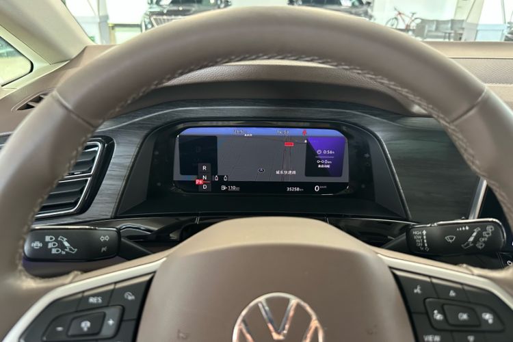 Used Volkswagen Viloran 2022 380TSI Luxury Edition
