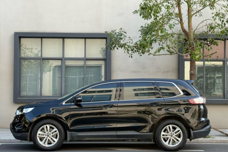 Used Ford Edge 2018 Facelifted EcoBoost 245 Two-Wheel Drive Platinum Edition 5 Seats China VI Standard
