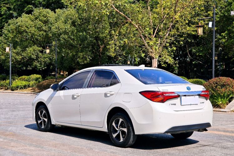 Used Toyota Levin 2017 Revised Dual-Engine 1.8H GS E-CVT Elite Sunroof Version China V Standard