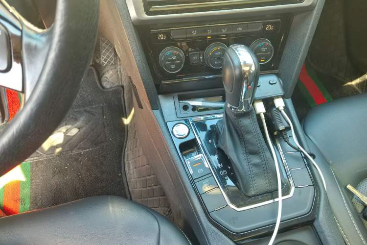 Used Volkswagen Lamando 2019 280TSI DSG Comfort Edition China VI standard
