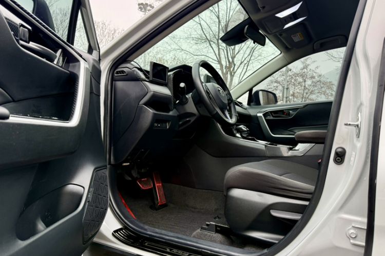 Used Toyota RAV4 2022 2.0L CVT Two-Wheel Drive Urban Edition
