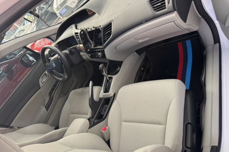 Used Honda Civic 2014 1.8L automatic comfort version
