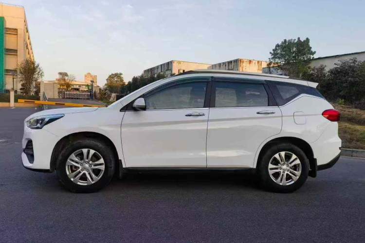 Used Haval M6 2019 1.5T DCT Two-Wheel Drive Elite Version China VI Standard
