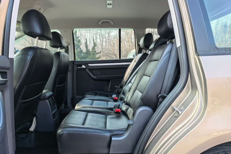 Used Volkswagen Touran 2015 1.4T Manual Fashion Edition 5-Seater
