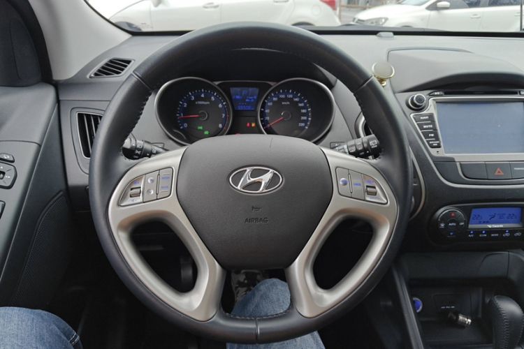 Used Hyundai ix35 2015 2.0L Automatic 2WD Smart Version China V Standard
