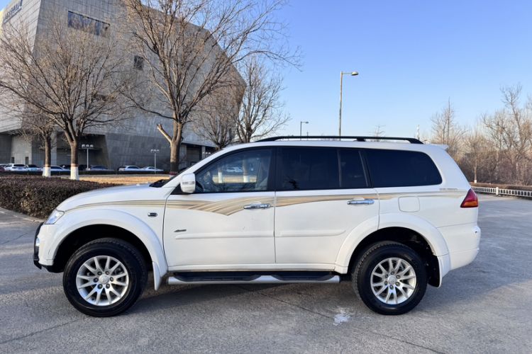 Used Mitsubishi Pajero Sport 2013 3.0L Automatic Two-Wheel Drive Luxury Edition
