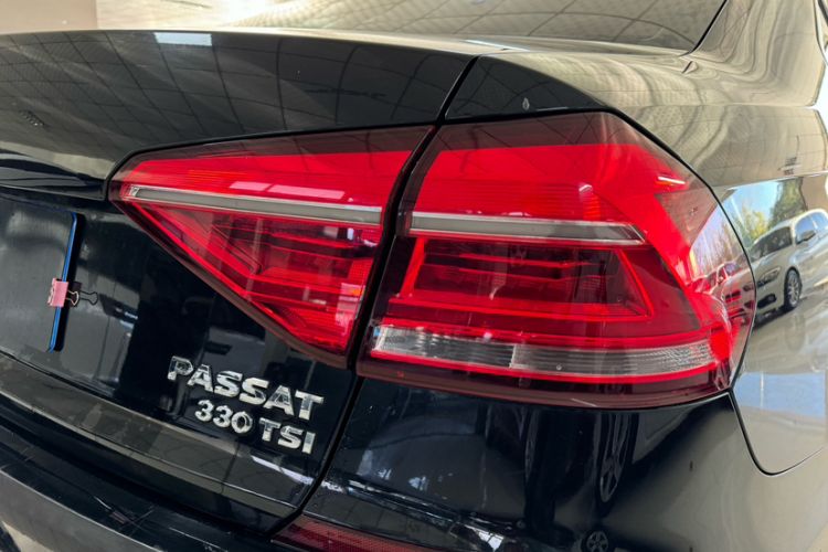 Used Volkswagen Passat 2017 330TSI DSG Luxury Edition
