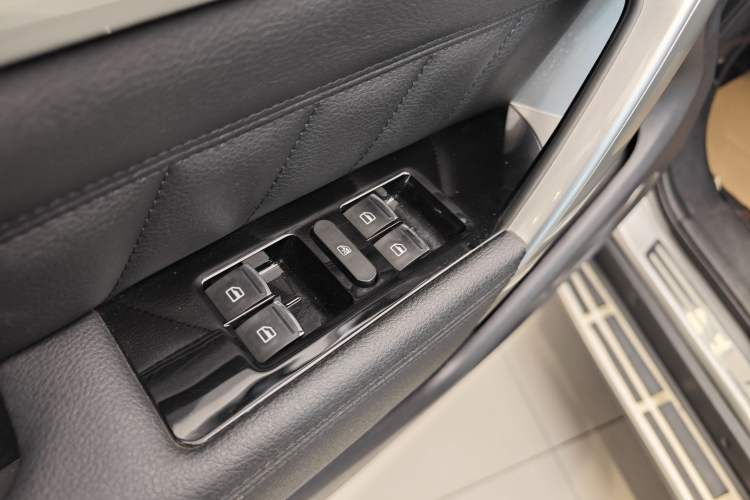 Used Haval H2 2016 Red-Label 1.5T Automatic Two-Wheel Drive Luxury Model