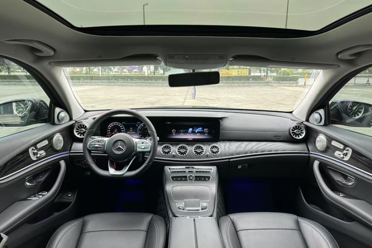 Used Mercedes-Benz E-Class 2019 E 300 L Sporty and Stylish Model
