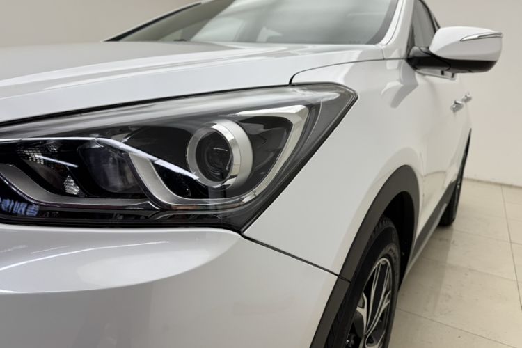 Used Hyundai Santa Fe 2017 2.4L Automatic Two-Wheel Drive Smart Version 5 Seats
