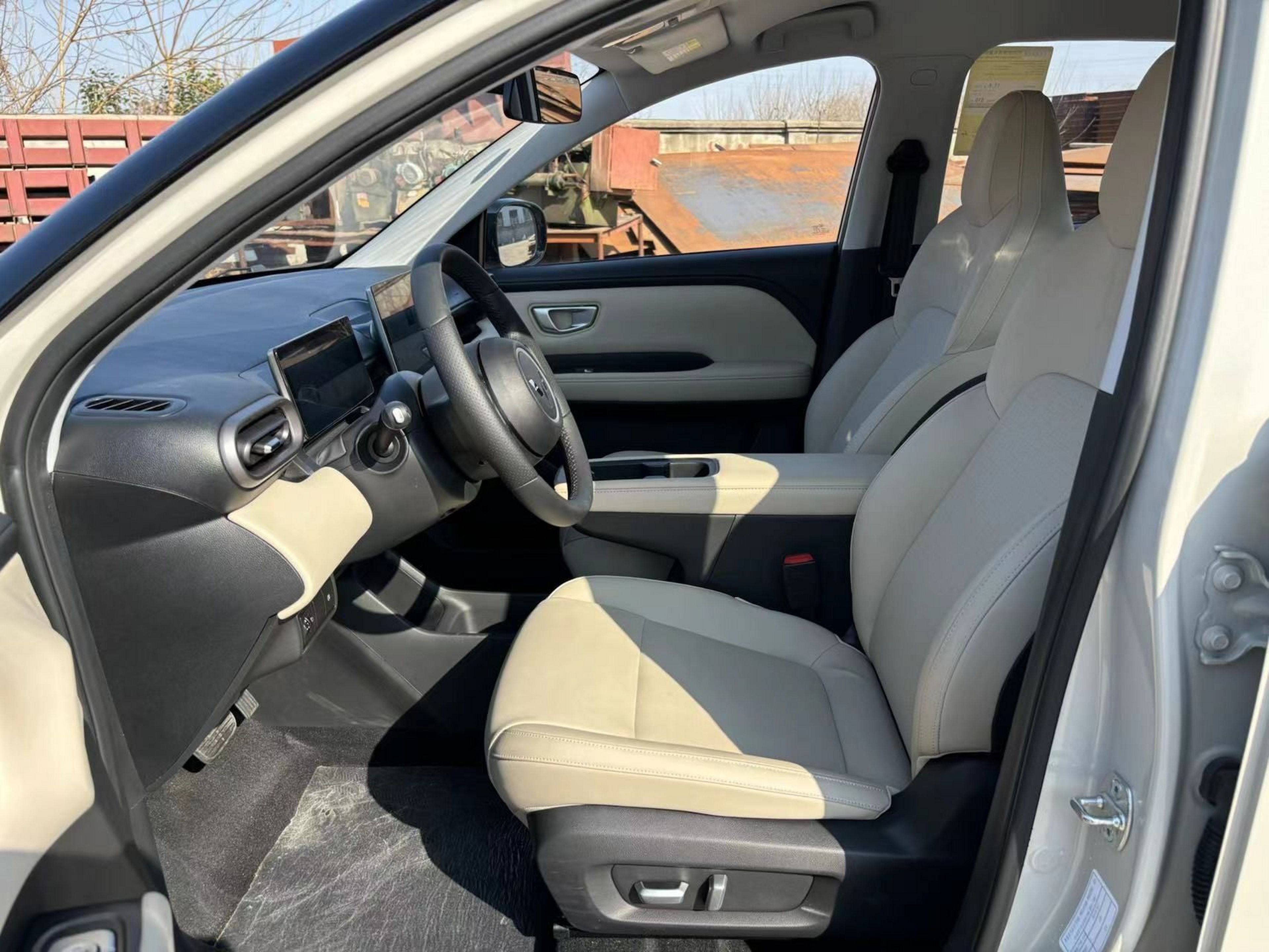 Переднее сиденье в автомобиле