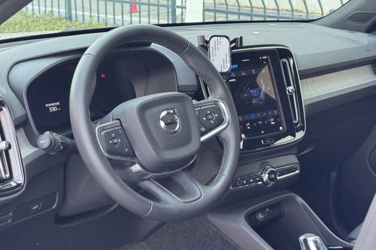 Used Volvo XC40 2023 B3 Zhiyuan Luxury Edition