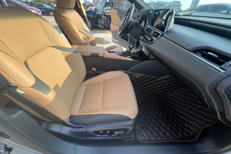 Used Lexus ES 2022 200 Excellence Edition
