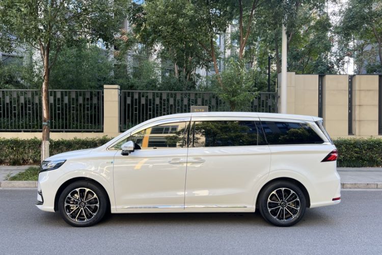 Used Roewe iMAX8 2021 400TGI Flagship Edition
