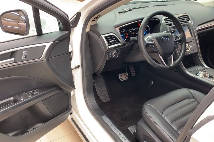 Used Ford Mondeo 2017 EcoBoost 180 Stylish Model
