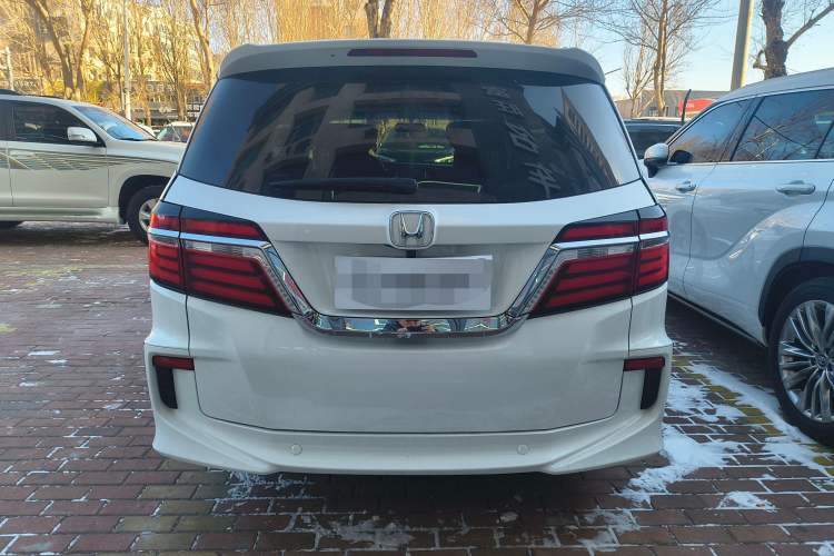 Used Honda Elysion 2016 2.4L Style Edition
