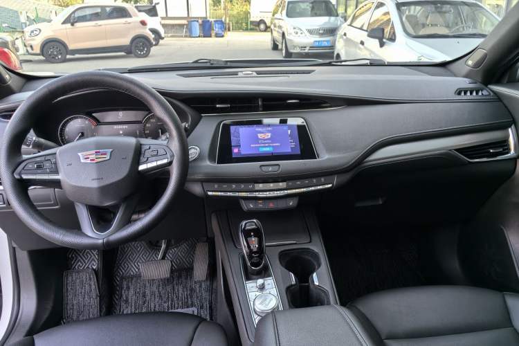 Used Cadillac XT4 2021 28T Two-Wheel Drive Leading Version
