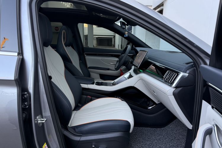 Used BYD Song PLUS New Energy 2024 HONOR Edition DM-i 110km Flagship PLUS
