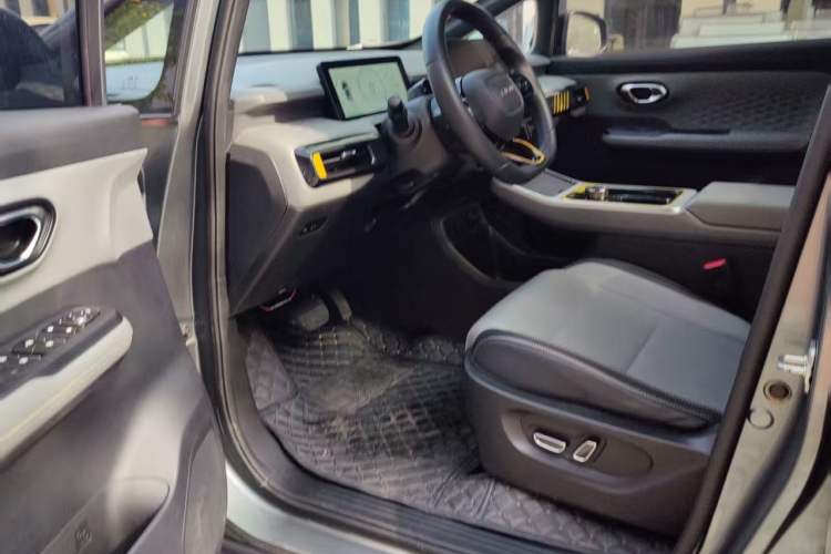 Used AION Y 2022 70 Tech Edition Lithium Iron Phosphate