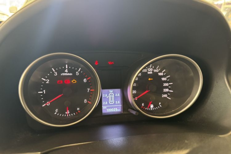 Used Haval H6 2015 Upgraded Model 1.5T Manual Two-Wheel Drive Elite Version
